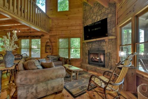 Mountainview Lake Retreat in Ellijay, USA