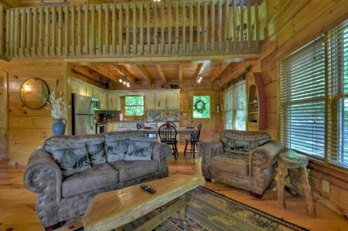 Mountainview Lake Retreat in Ellijay, USA