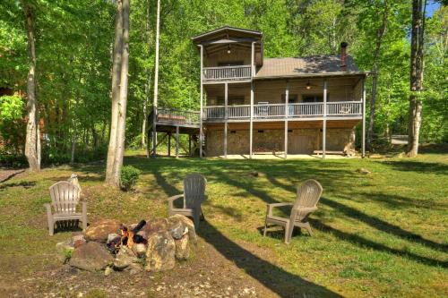 Mountainview Lake Retreat in Ellijay, USA