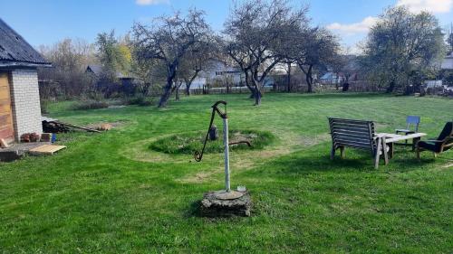 House with spacious garden and a simple sauna in Nurga