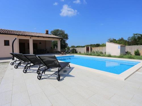 Nina with a heated pool - Location saisonnière - Loborika