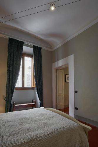 Pergola One Romantic Florentine Apt by Oteego - image 7