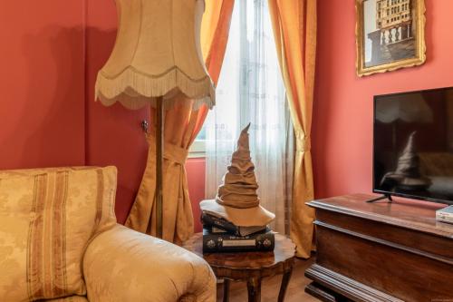 GuestHost - The House of Harry Potter and a Love Story, Ferrara