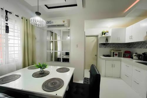 virtuve, Shiella's Staycation House Cabanatuan in Palayan