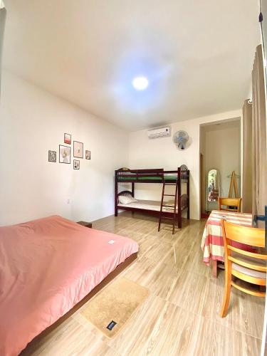 Mộc Lam Homestay (Moc Lam Homestay) in Ham Thuan Nam