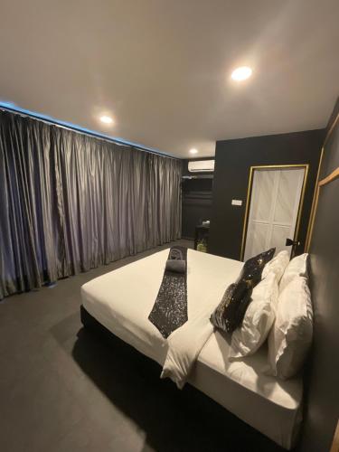 The Sky Inn – Kuantan, WV