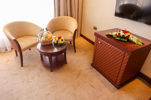 Twin Room with Sea View image 3