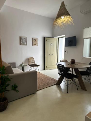 Kalnterimi Guest House Skyros