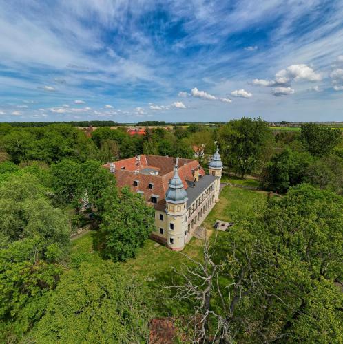 Pałac Krobielowice - Accommodation - Kąty Wrocławskie