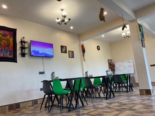 Green Pigeon Cafe And Luxury Homestay