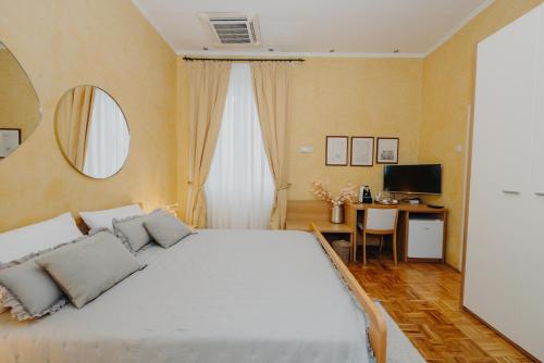 1 queen bed