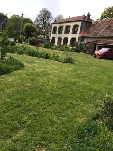Maison près des lacs gîte à louer Saint-Marc-à-Loubaud