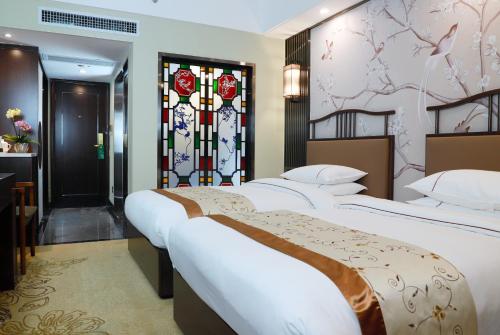 Guangdong Victory Hotel- Located on Shamian Island