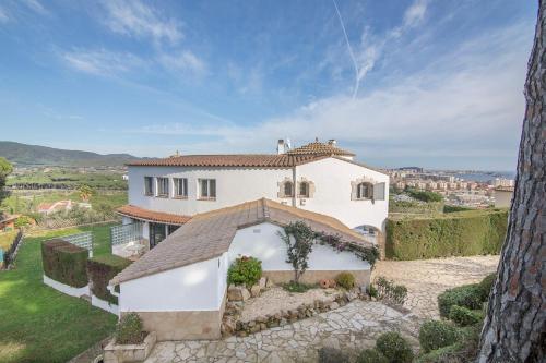 Villa Saramel by Rent Costa Brava in แซนท์แอนโทนีเดคาลอนเก