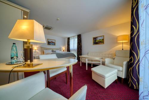 Phoenix Hotel Seeblick - image 9