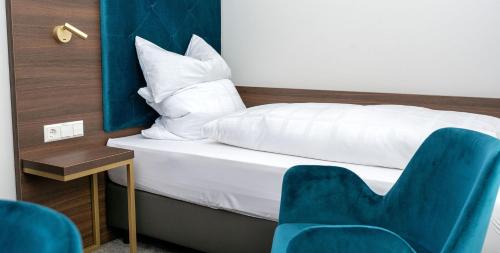 2 twin beds
