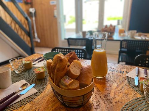 طعام و مشروبات, Chambres dhotes a la ferme in Forest Montiers