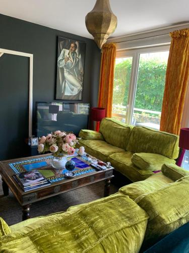 CHAMBRE DANS UN APPARTEMENT PLEIN DE CHARME et ÉLÉGANCE - Pension de famille - Levallois-Perret