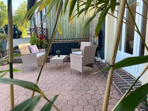 المرافق, Chambres dhotes a la ferme in Forest Montiers