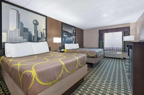 Queen Room with Two Queen Beds - Non-Smoking