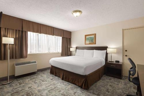 Travelodge by Wyndham Thunder Bay ON