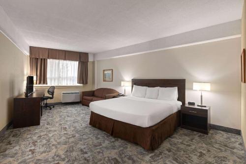 Travelodge by Wyndham Thunder Bay ON