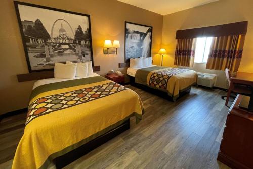 2 queen beds