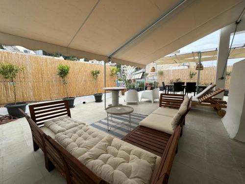 Rooftop studio with private terrace at Lycabettus Hill, Atenas (foto 3)