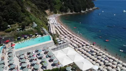 La Casa sulla Baia incluso ingresso alla spiaggia Baia Blu