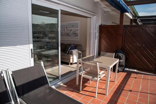 One-Bedroom Apartment image 10