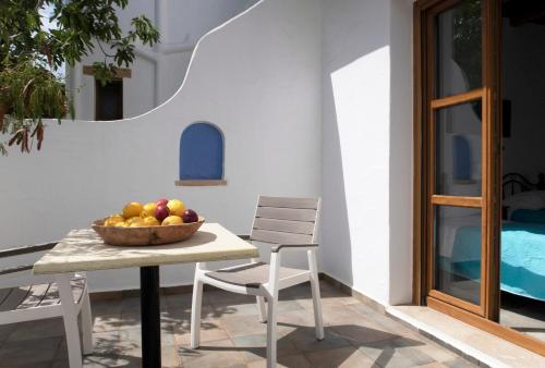 Panteli Beach Studios & Apartments - Tap to explore photos