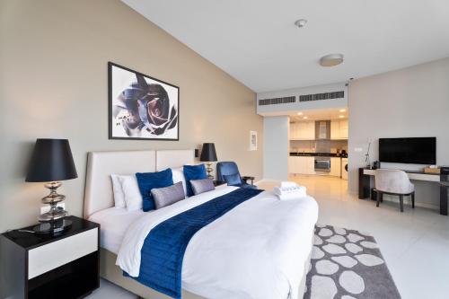 Nasma Luxury Stays - Charming Studio at DAMAC Hills Artesia Tower C, Дубай (фото 9)