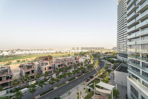 Nasma Luxury Stays - Charming Studio at DAMAC Hills Artesia Tower C, Дубай (фото 5)
