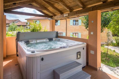 Karstais baseins, Villa Sandi, mediterranean Villa with pool and jacuzzi in Jakačići