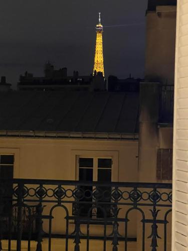 Appartement BALCON , VUE Tour Eiffel AC 5/6 P