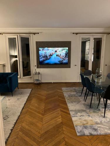 Appartement BALCON , VUE Tour Eiffel AC 5/6 P