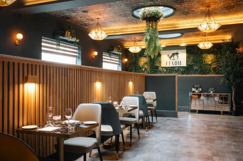 Ресторант, Hotel67 at Gleneagle in Киларни
