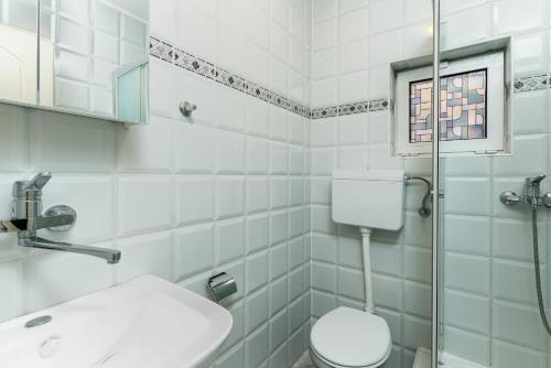 Standard Double Room with Balcony image 10