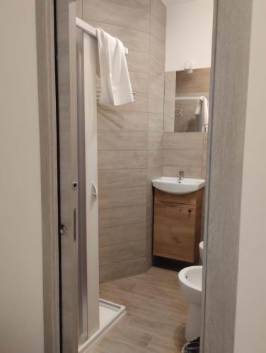 Double Room with Private Bathroom image 1