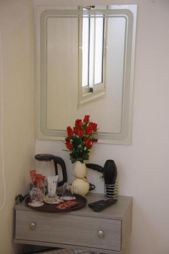 Nino Pyramids Boutique