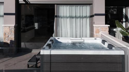 Suite, executive
