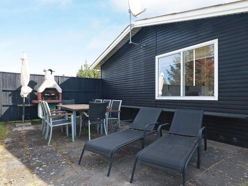 6 person holiday home in Hadsund