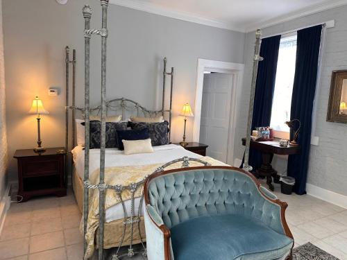 Deluxe Double Room (1 adult + 1 child)