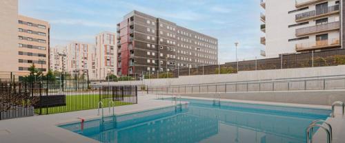 Swimming pool, Comodo apartamento en Tres Cantos by beBalmy in Tres Cantos
