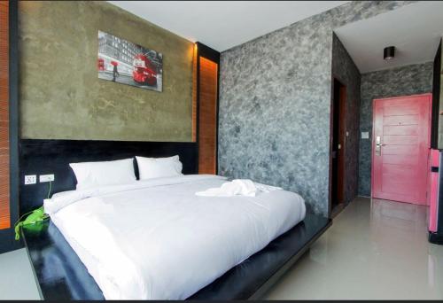 Coconut budget & Boutique Room Type - Superior King Room