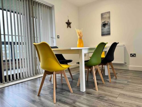 Driftwood - Hornsea Town House with Sea Views and Balconies