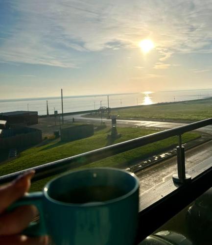 Driftwood - Hornsea Town House with Sea Views and Balconies