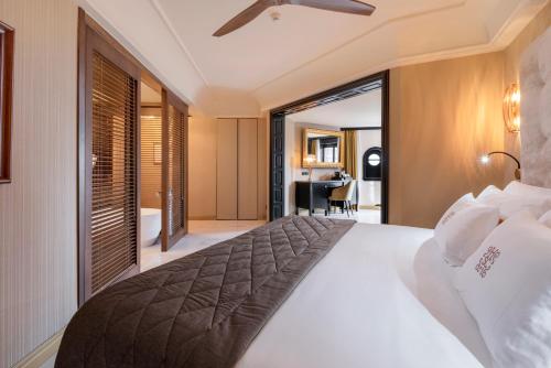 Deluxe Suite image 2