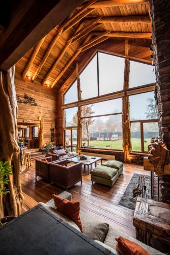 Rocanegra Mountain Lodge Chile in Termas De Chillan