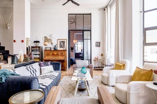 Splendid Art Deco Loft in the Heart of Cape Town - image 3